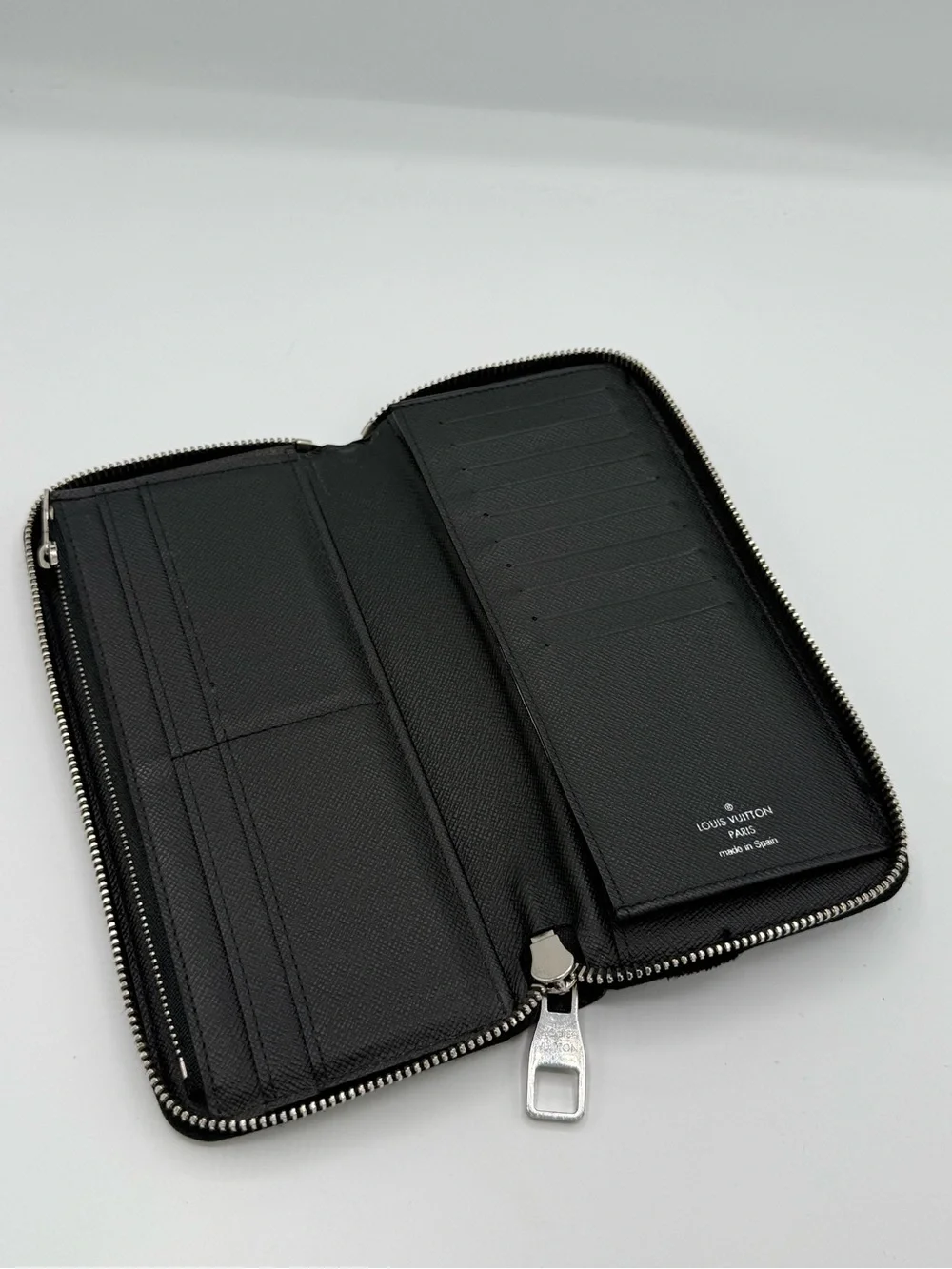 Louis Vuitton pre owned